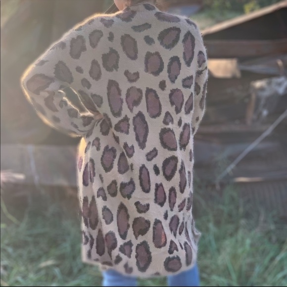 Leopard Snuggly Soft Cardigan - Picture 4 of 6